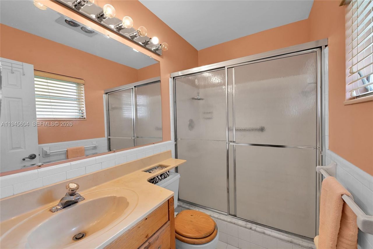 7109 NW 75th St, Tamarac, FL 33321 Photo