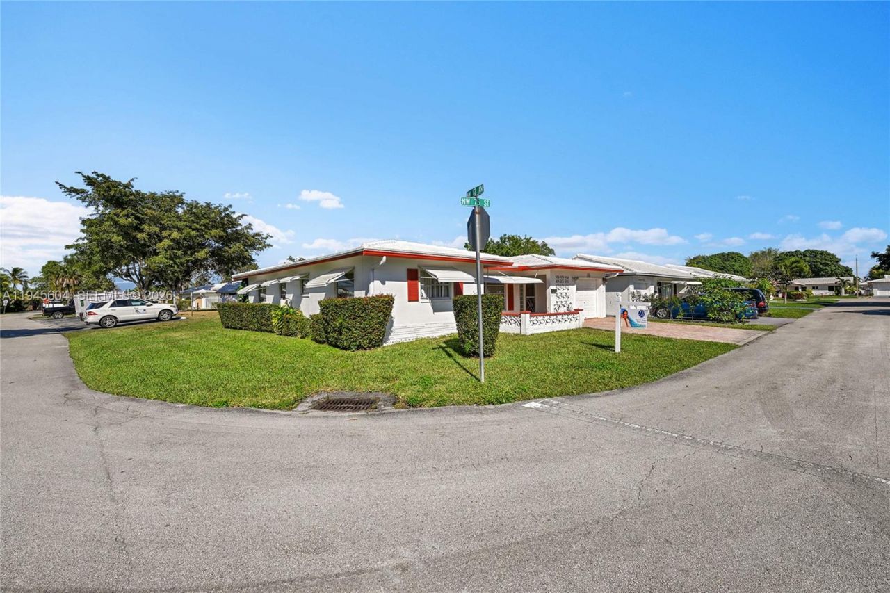 7109 NW 75th St, Tamarac, FL 33321 Photo