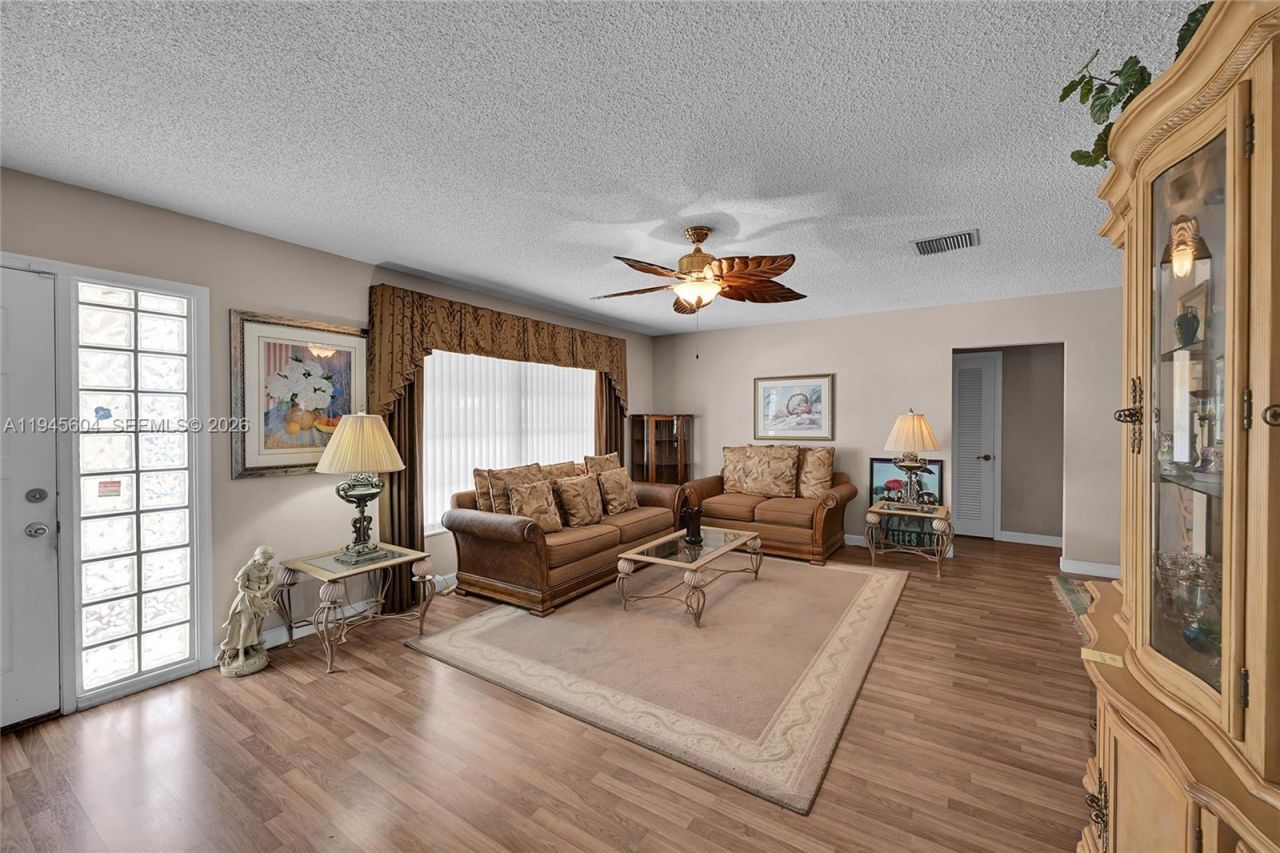 7109 NW 75th St, Tamarac, FL 33321 Photo