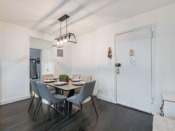 84-01 Main Street , Unit 527, Briarwood, NY 11435