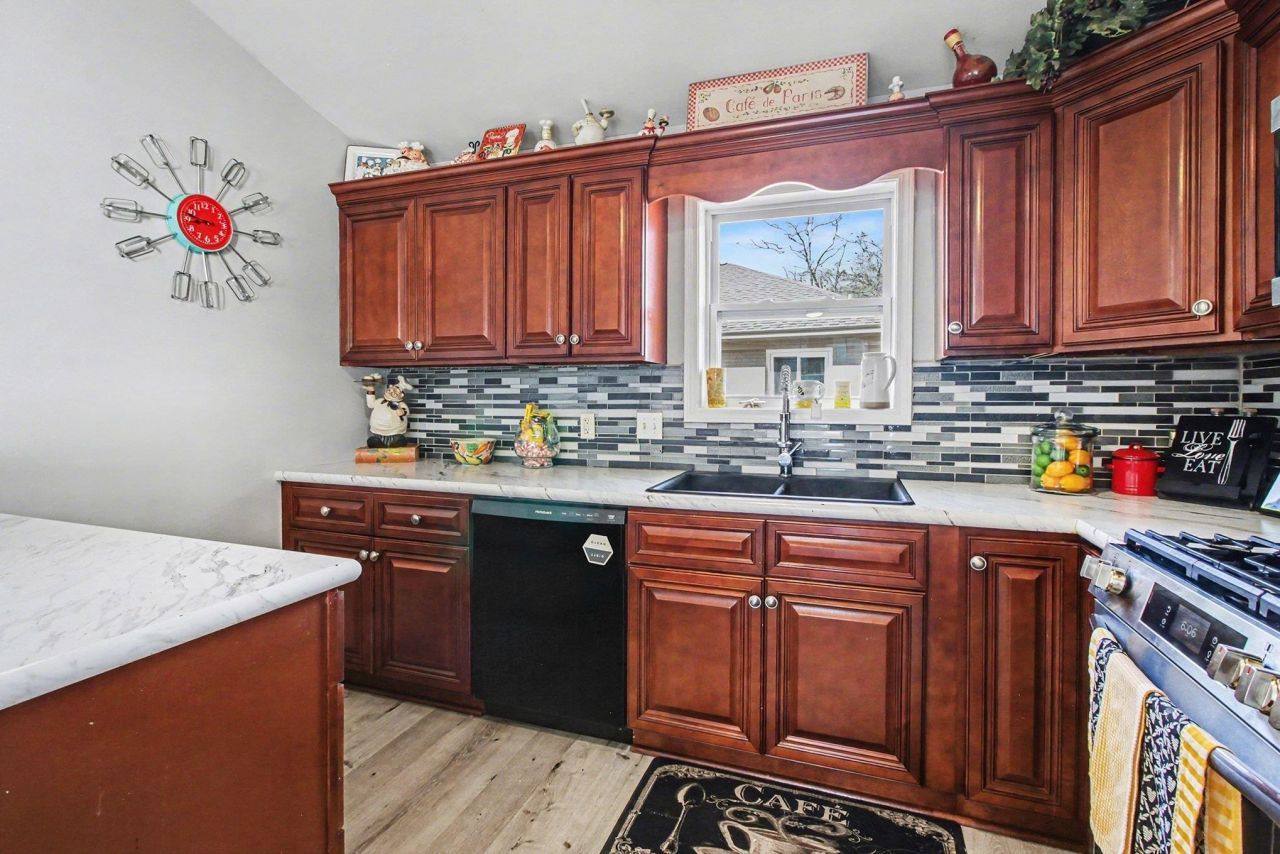 616 3rd Ave. N Photo 11