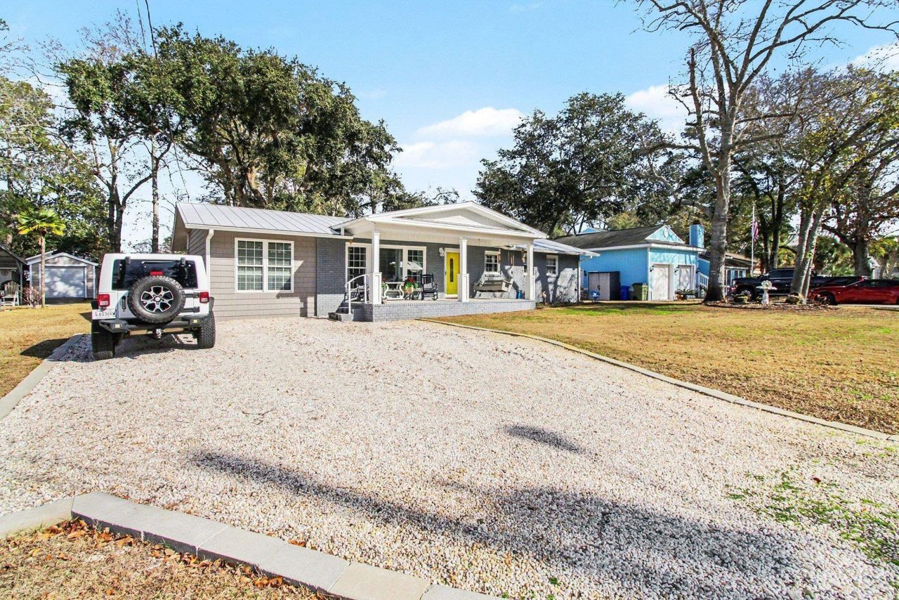 616 3rd Ave. N Photo 2