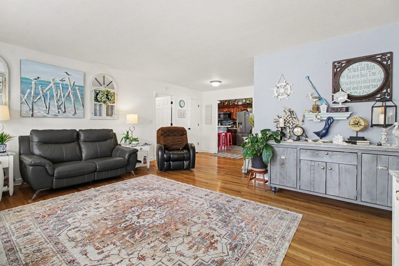 616 3rd Ave. N Photo 4