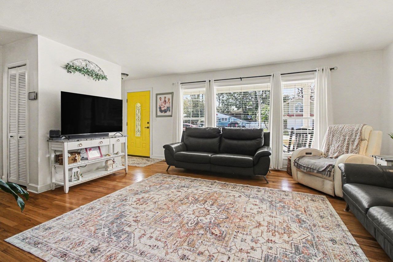 616 3rd Ave. N Photo 5