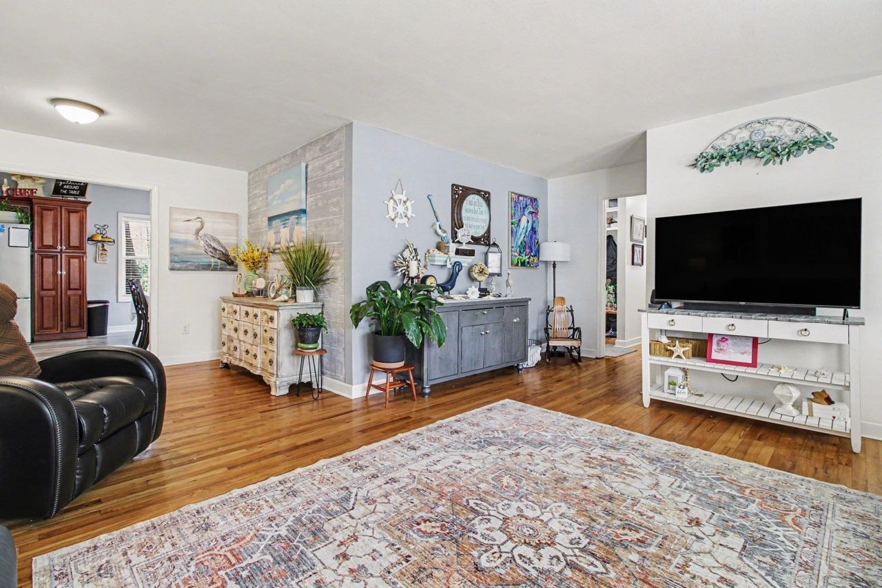 616 3rd Ave. N Photo 7