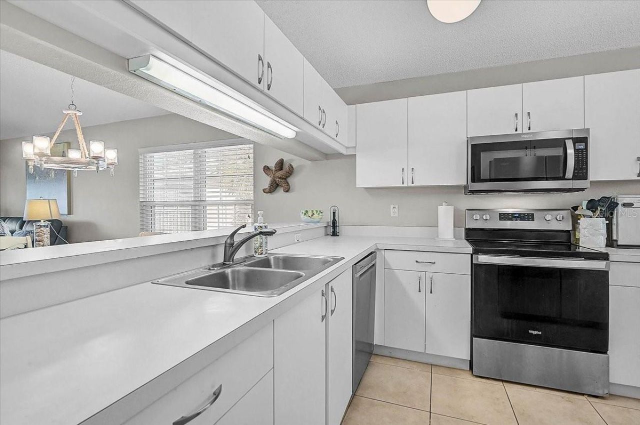 4219 Caddie Drive E, Unit 204, Bradenton, FL 34203 Photo