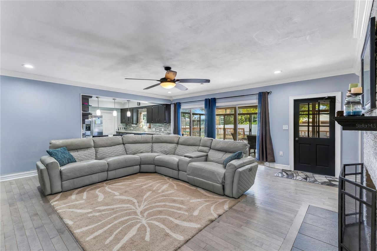811 Fairlington Drive, Lakeland, FL 33813 Photo
