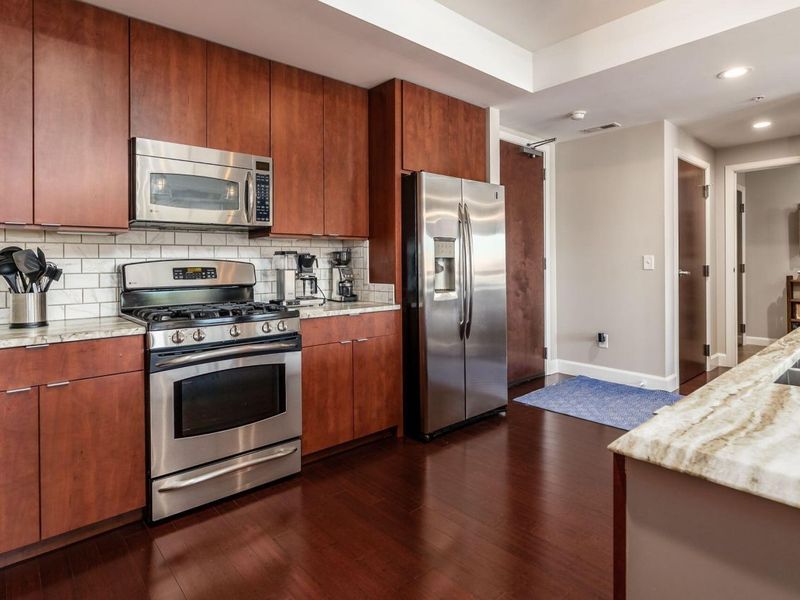 845 N High Street, Unit 404, Columbus, OH 43215 Photo 4