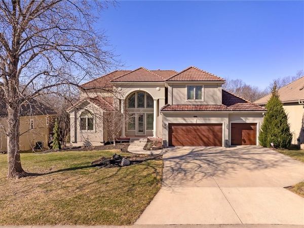 8920 Pine Street, Lenexa, KS 66220