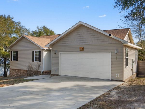 40 Hidden Lakes Trail, DeFuniak Springs, FL 32433