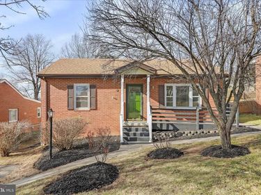 373 WALTON STREET, STRASBURG, VA 22657