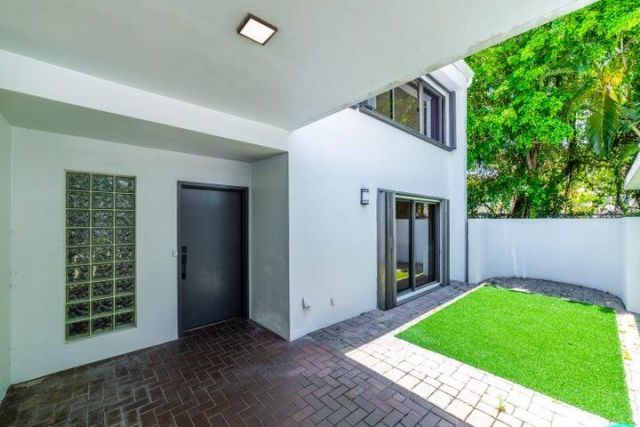 2517 Presidential Way, Unit B, West Palm Beach, FL 33401 Photo