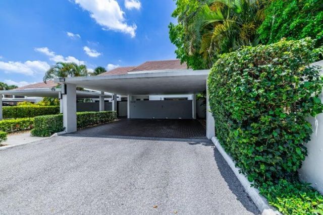 2517 Presidential Way, Unit B, West Palm Beach, FL 33401 Photo