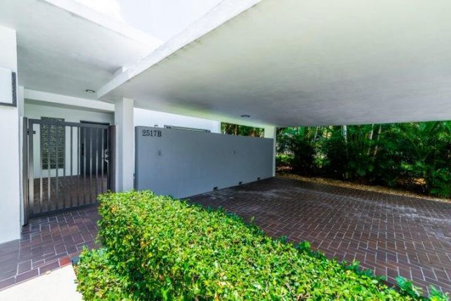 2517 Presidential Way, Unit B, West Palm Beach, FL 33401 Photo