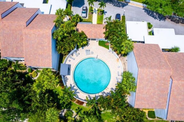 2517 Presidential Way, Unit B, West Palm Beach, FL 33401 Photo