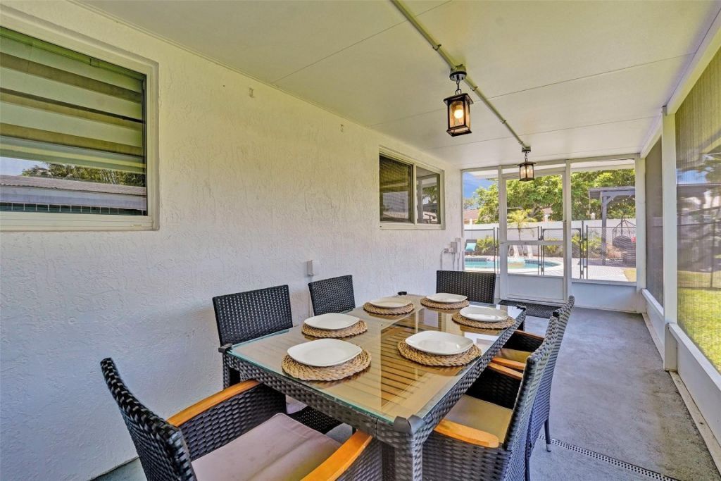 6740 Custer, Hollywood, FL 33024 Photo