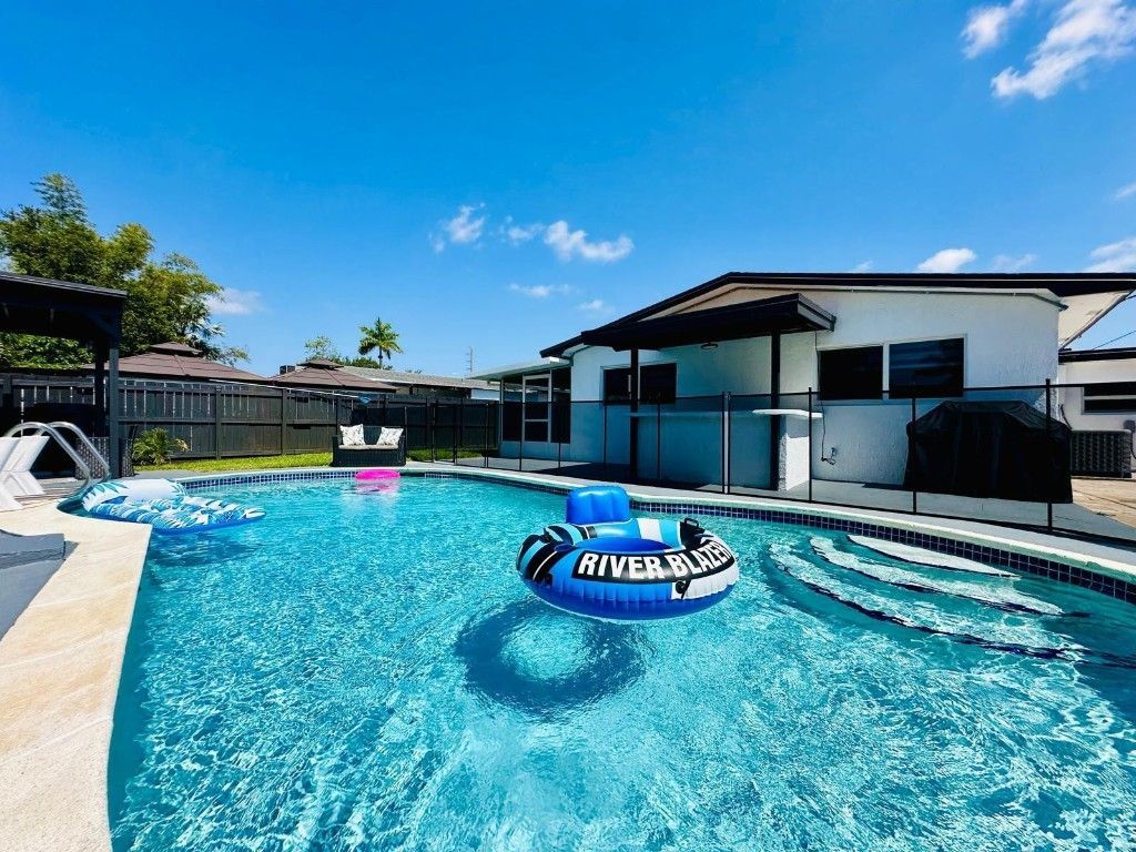 6740 Custer, Hollywood, FL 33024 Photo