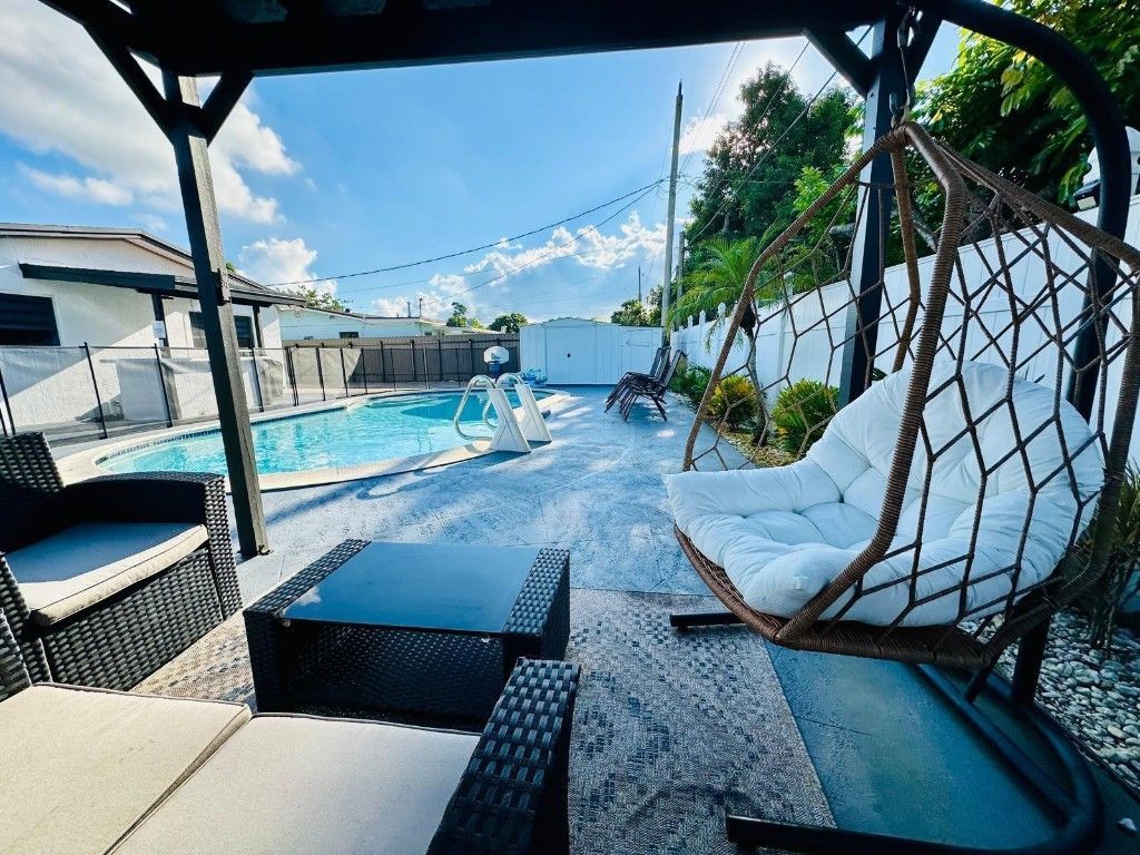 6740 Custer, Hollywood, FL 33024 Photo