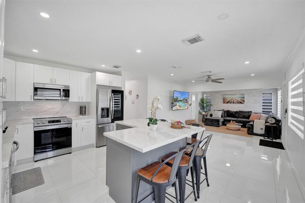 6740 Custer, Hollywood, FL 33024 Photo