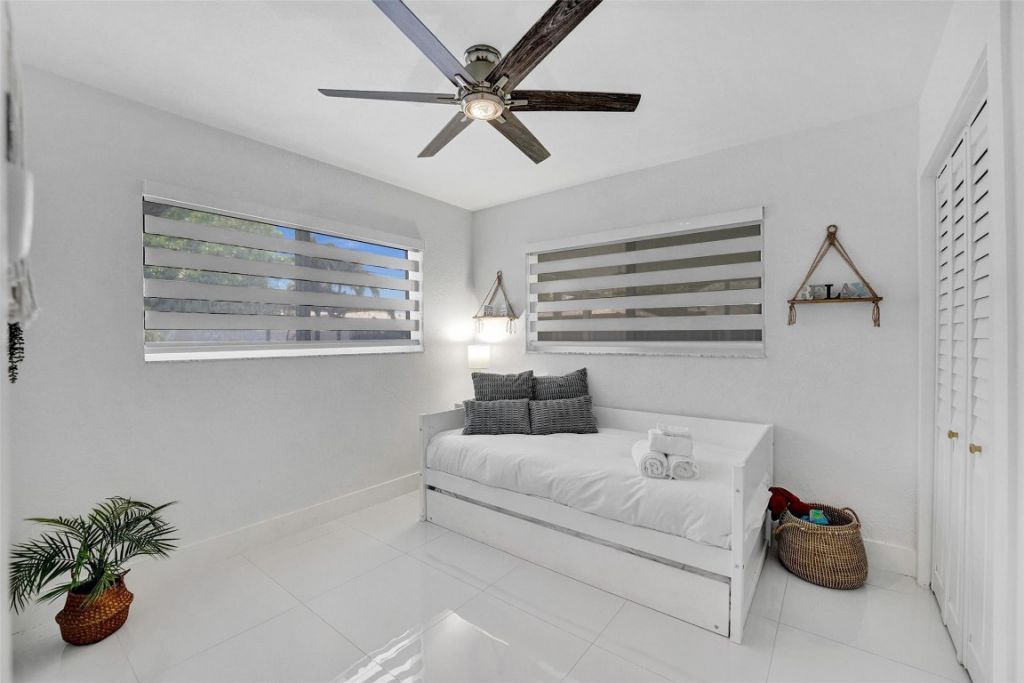 6740 Custer, Hollywood, FL 33024 Photo