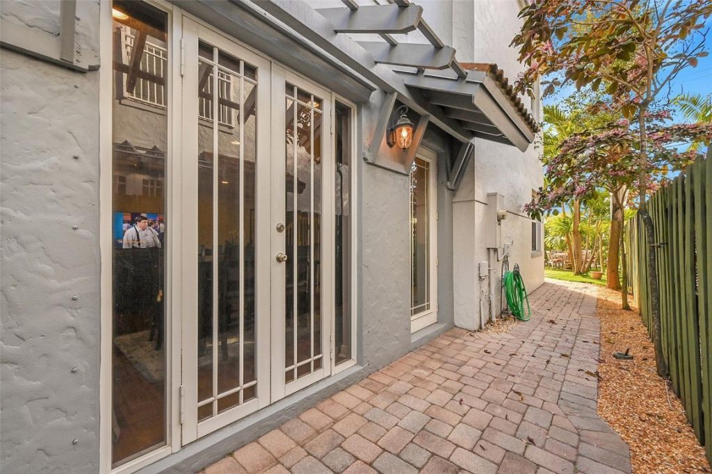 1110 SE 4th Avenue, Unit 1110, Fort Lauderdale, FL 33316 Photo