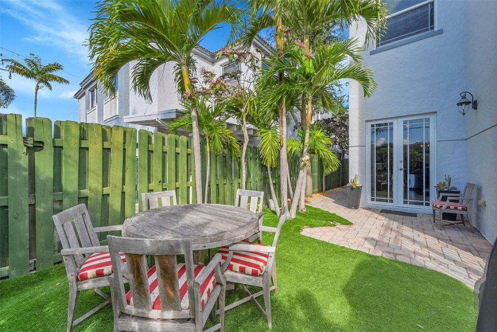 1110 SE 4th Avenue, Unit 1110, Fort Lauderdale, FL 33316 Photo