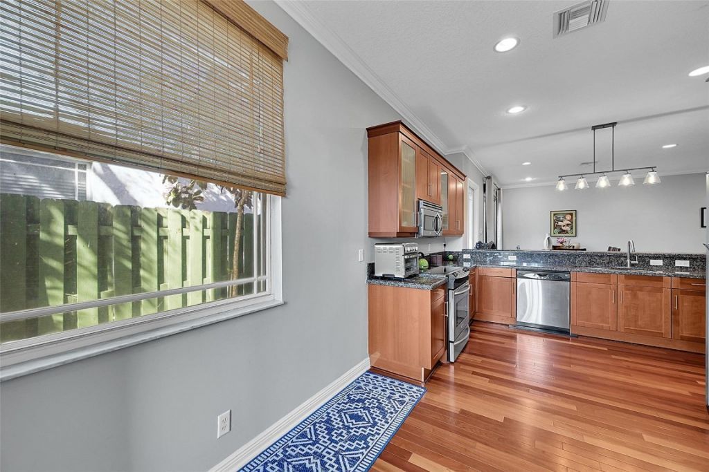 1110 SE 4th Avenue, Unit 1110, Fort Lauderdale, FL 33316 Photo