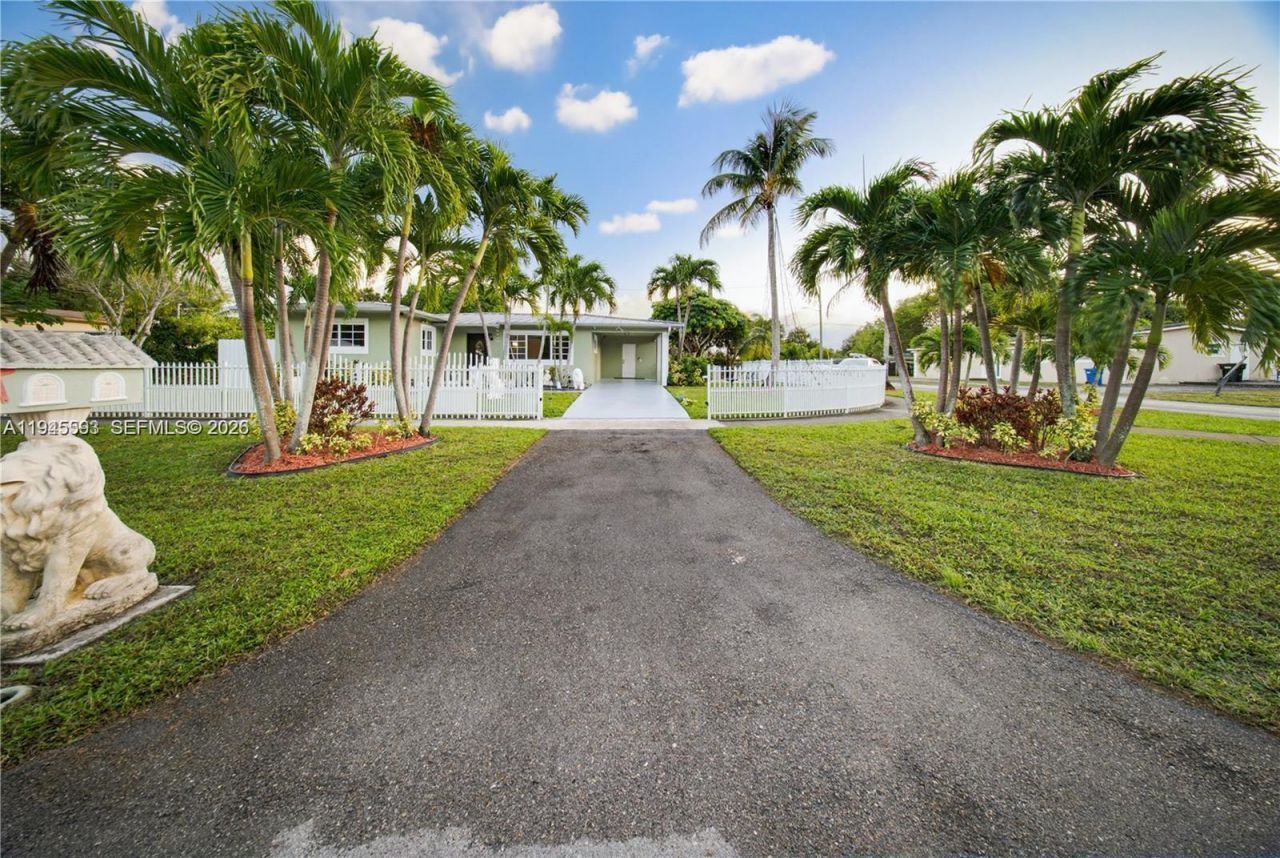 300 NE 175th St, North Miami Beach, FL 33162 Photo