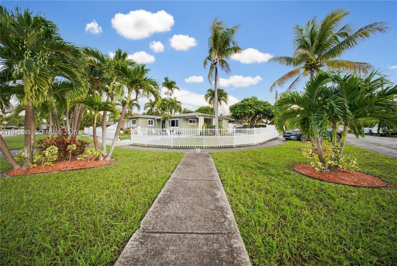 300 NE 175th St, North Miami Beach, FL 33162 Photo