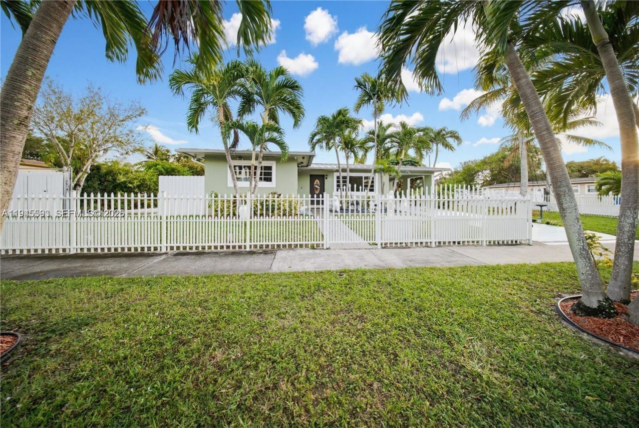 300 NE 175th St, North Miami Beach, FL 33162 Photo