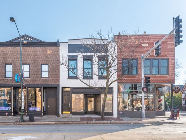 221 W Main Street, St. Charles, IL 60174