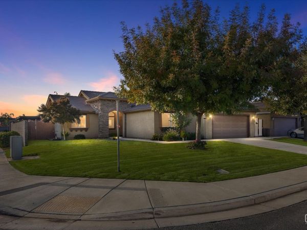 6911 Catalina Creek Way, Bakersfield, CA 93311