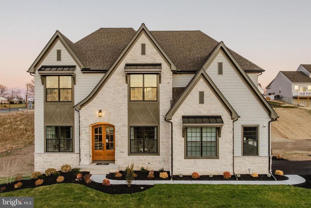 101 WILLARD WAY, MECHANICSBURG, PA 17050