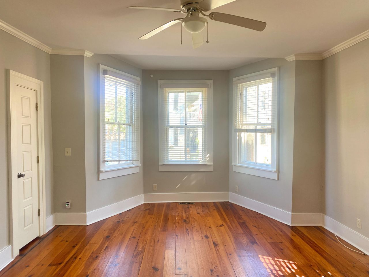 9 Gadsden Street Photo 6