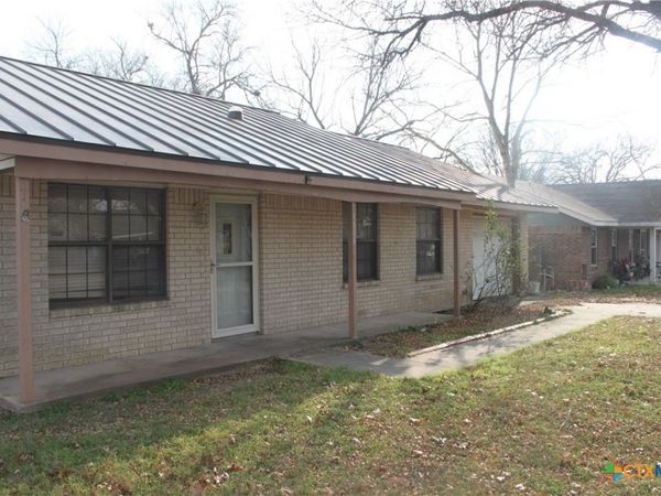1504 Lakeview Drive, Lockhart, TX 78644