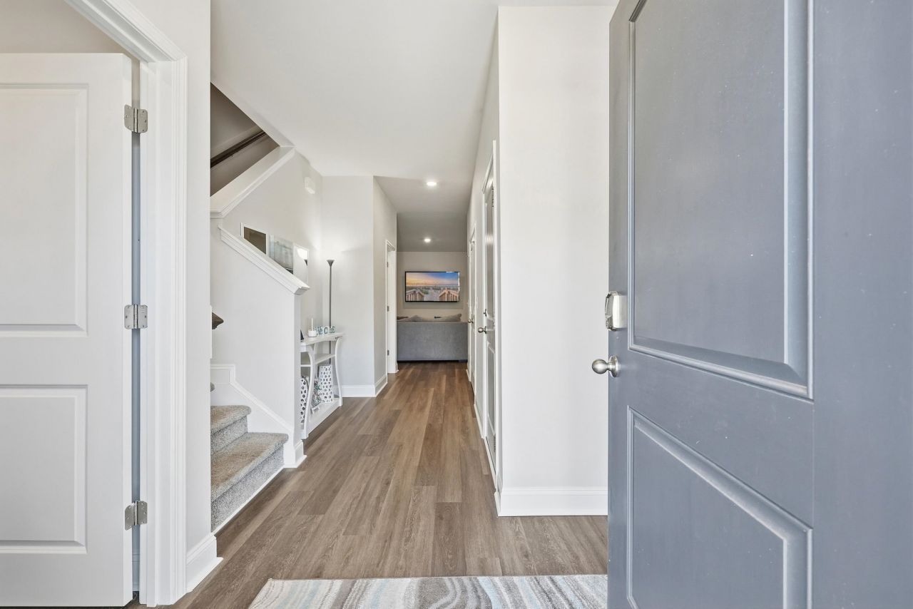 487 Waterend Dr. Photo 5