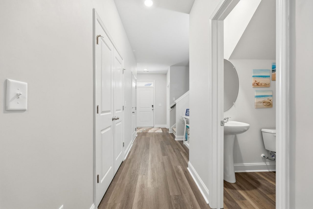 487 Waterend Dr. Photo 6