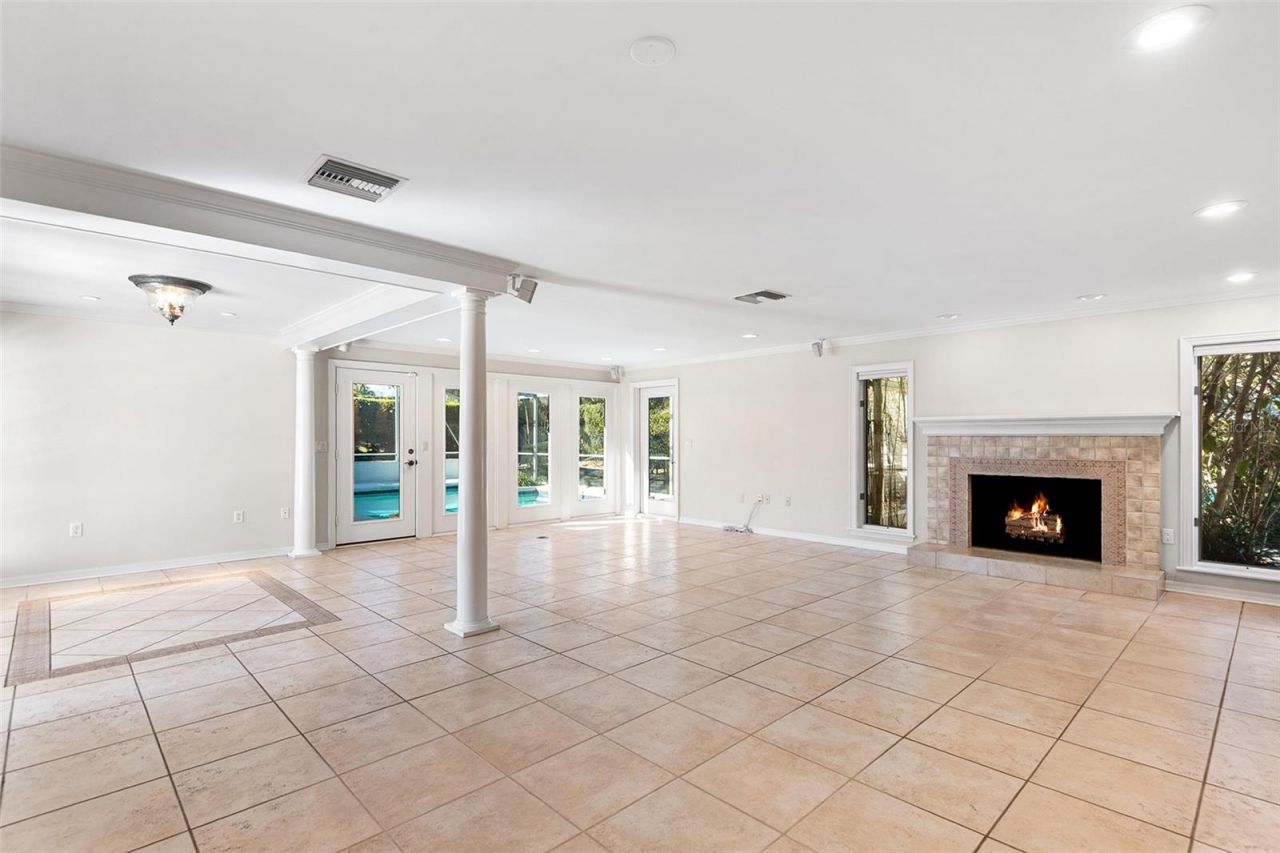 1249 Lake Point Drive, Lakeland, FL 33813 Photo