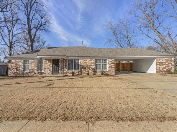 371 N MENDENHALL RD, Memphis, TN 38117