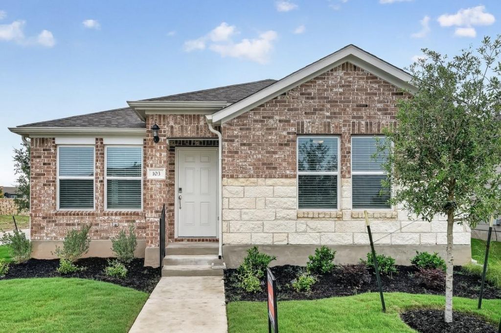103 Betsy Rd, Hutto, TX 78634 Main Photo