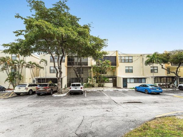 20200 W Country Club Drive, Unit Ph-20, Aventura, FL 33180