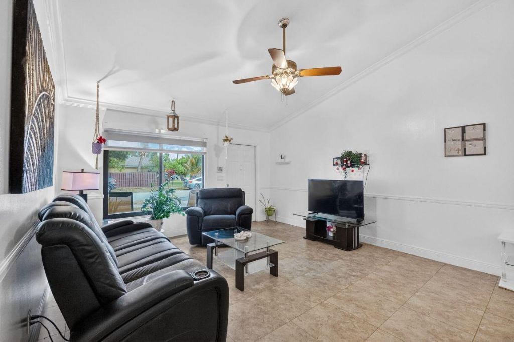 1236 SW 75th Avenue, North Lauderdale, FL 33068 Photo