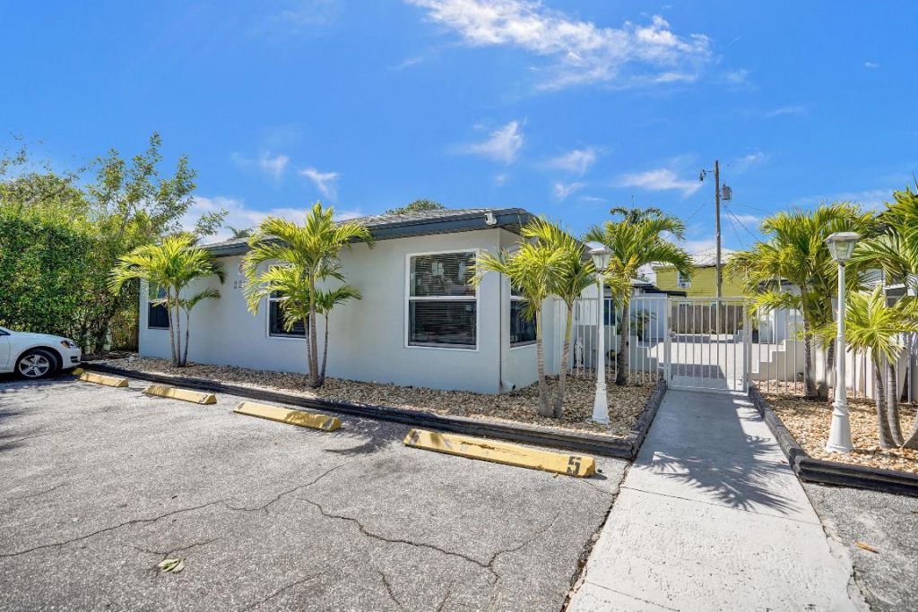 220 Walton Boulevard, West Palm Beach, FL 33405 Photo