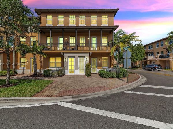 908 SW 147th Ave, Unit 2914, Pembroke Pines, FL 33027