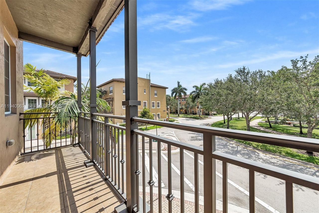 908 SW 147th Ave, Unit 2914, Pembroke Pines, FL 33027 Photo