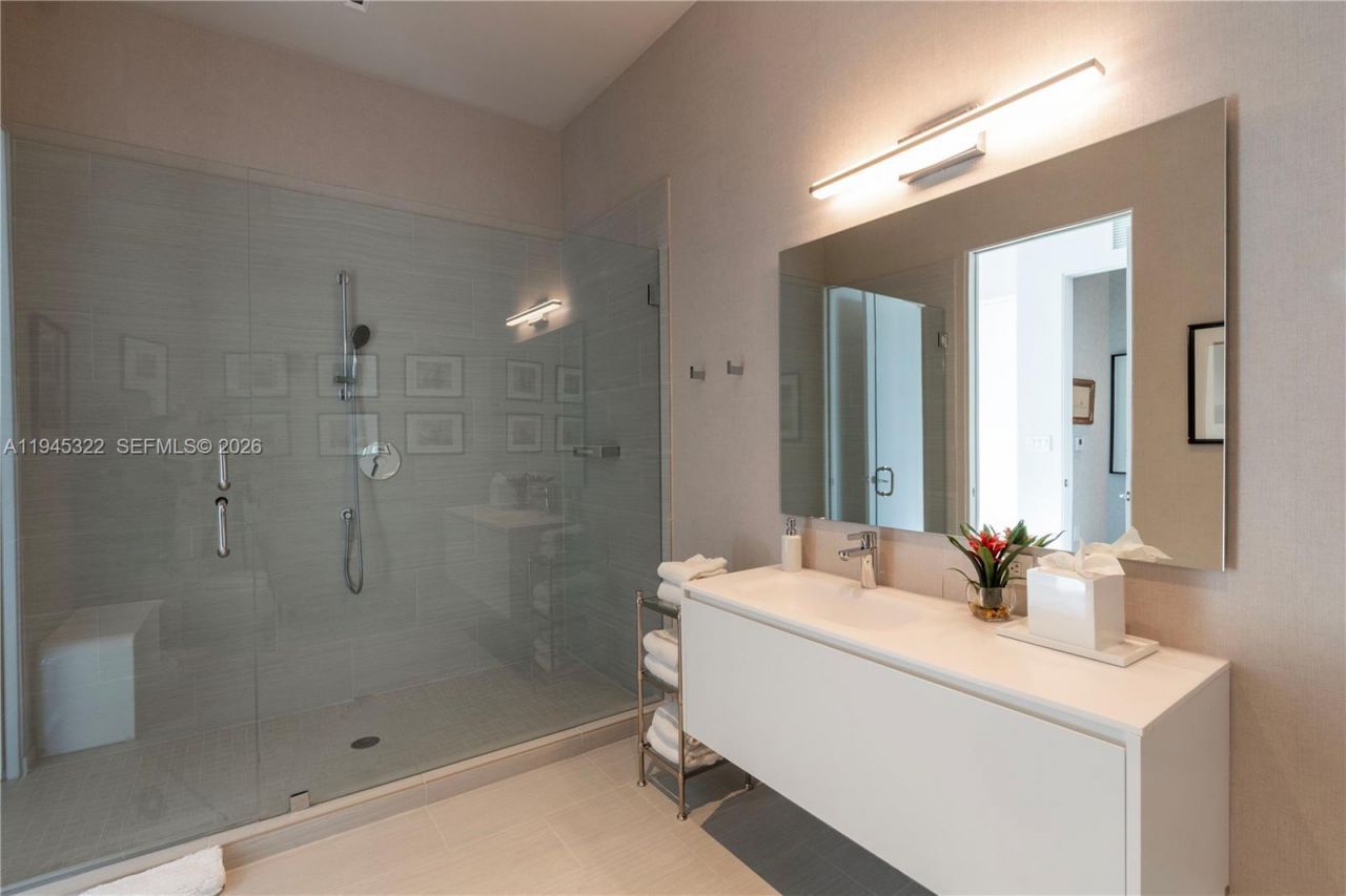 2675 S Bayshore Dr, Unit 603S, Miami, FL 33133 Photo