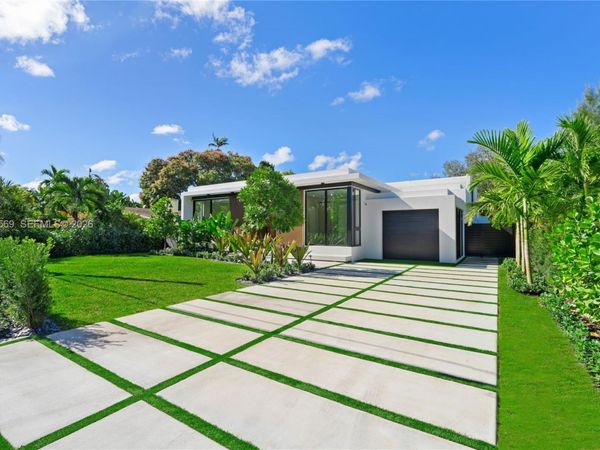 11636 NE 7th Ave, Biscayne Park, FL 33161