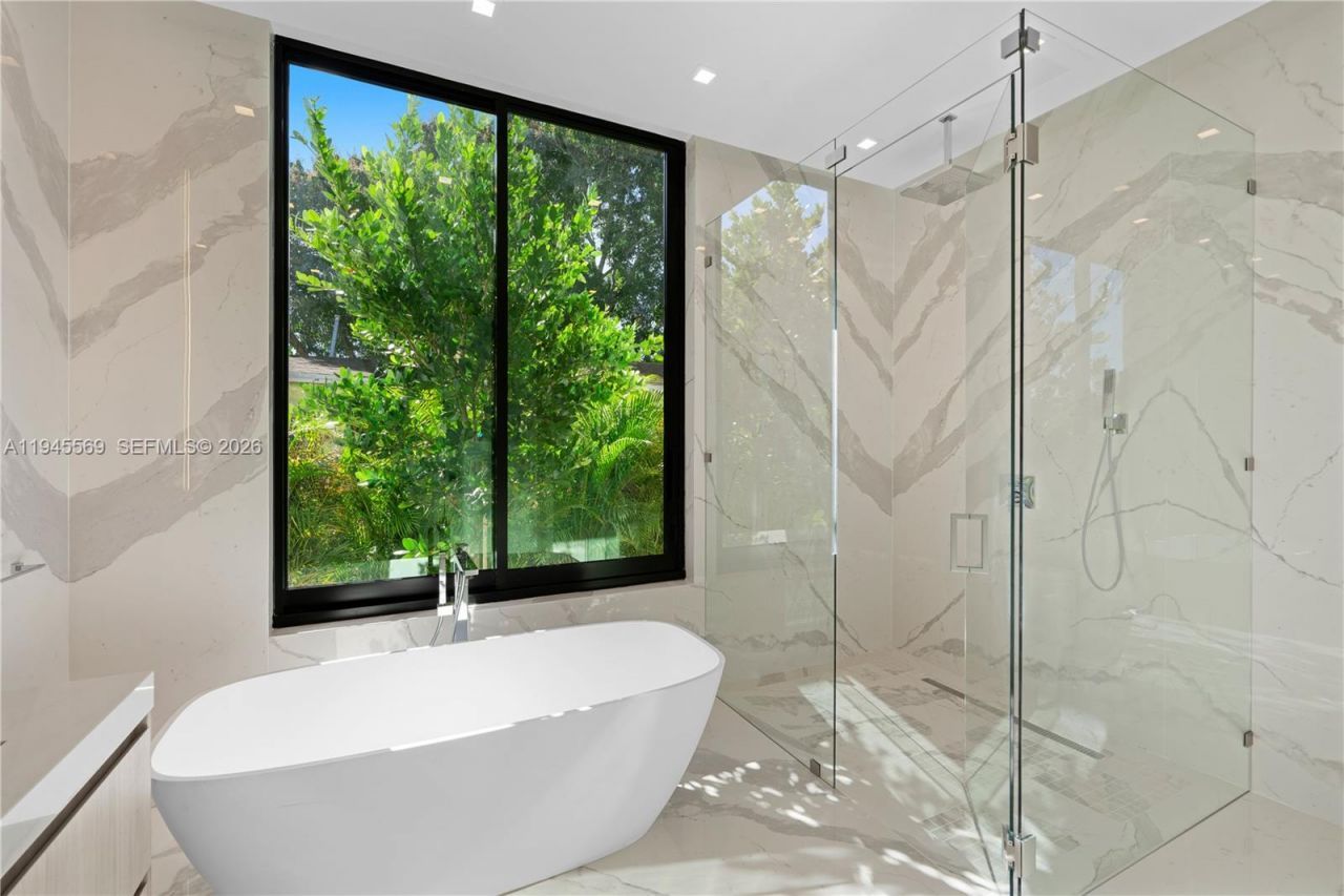 11636 NE 7th Ave, Biscayne Park, FL 33161 Photo