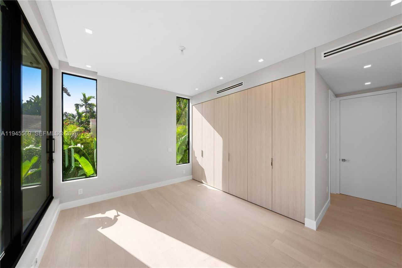 11636 NE 7th Ave, Biscayne Park, FL 33161 Photo