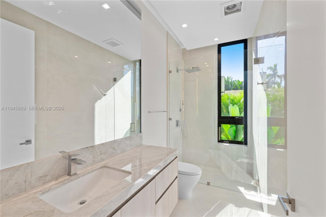 11636 NE 7th Ave, Biscayne Park, FL 33161 Photo